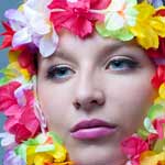 Retrato artístico con flores