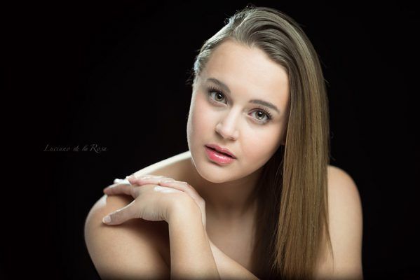 Retrato, fotografía de estudio a modelo en Mallorca