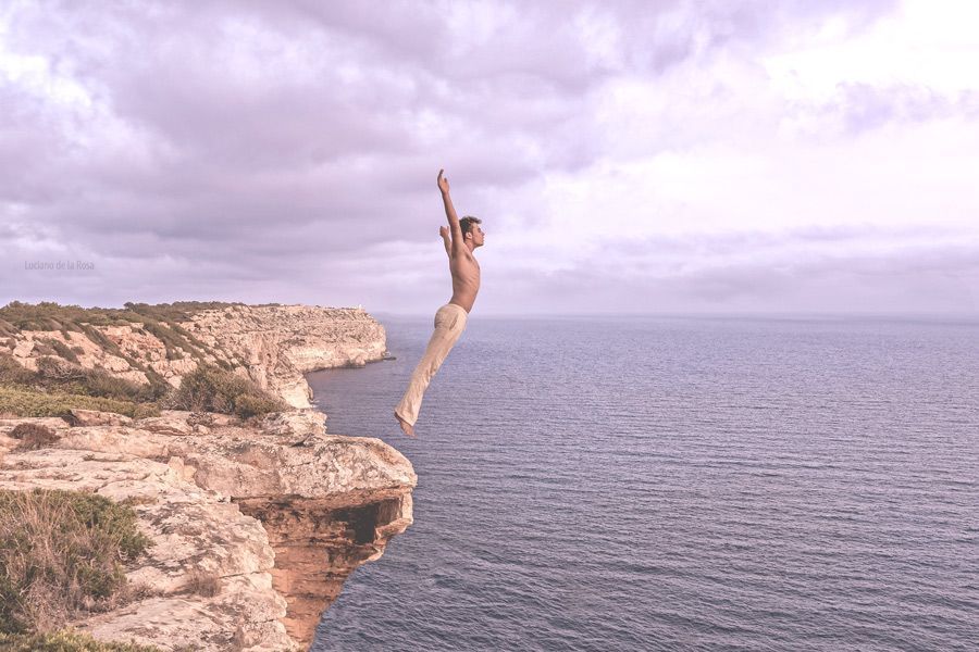 Volando desde los acantilados de Mallorca